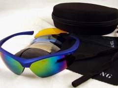 ���ݱ�վ����Ħ���Ј�����Ħ�����й����T�����R