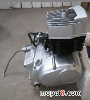 AX100�l(f��)��(d��ng)�C(j��)