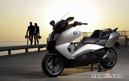 ���R�l����2012���¿�Ħ��܇C 650 GT