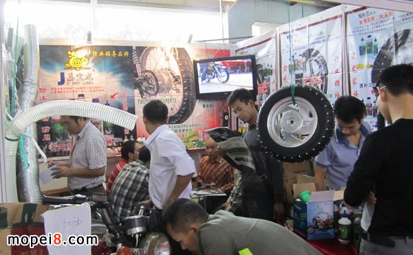 �Ό������a���V��Ħ��չ�F��