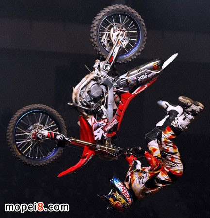 �����������Ɓ��M(j��n)�е�����ԽҰĦ��܇�\��(bi��o)ِ��ʽ�O��ِ