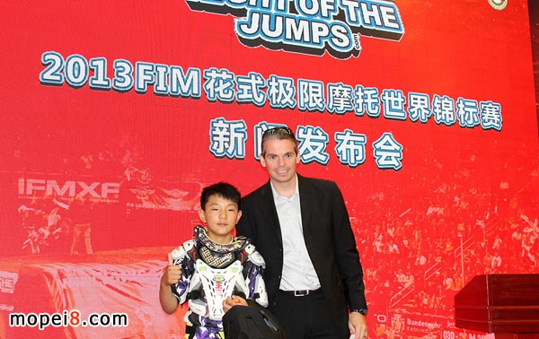 ���HĦ��ʽ�O��Ħ�����\ِ�ƏV��˾CEOMarko�c���˺�Ӱ