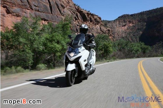2014�_�����KYMCO MYROAD 700I