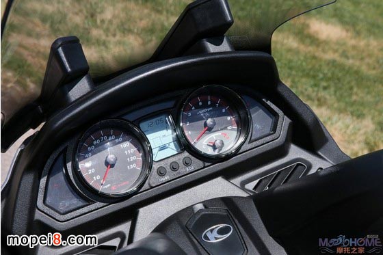 2014�_�����Ħ��܇KYMCO MYROAD 700I