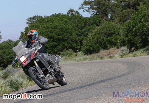 2014���RԽҰĦ��܇̽�U��BMW F 800 GS����ԇ�{