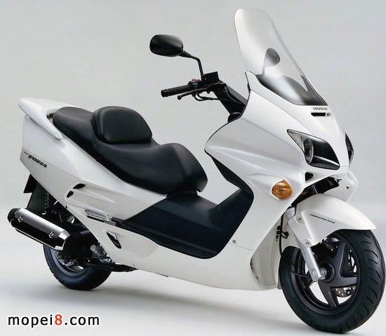 ����Ħ��܇Honda��һ����Forza