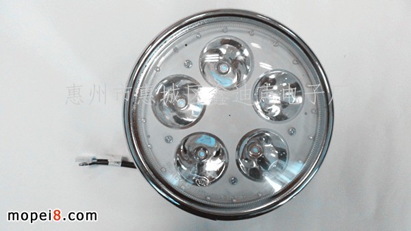 �섦̫��Ħ��܇(ch��)ǰ��Ħ��܇(ch��)LED�������L(zh��ng)ʡ늹��S�r(ji��)ֱ�N(xi��o)��