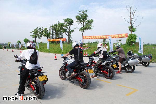 CFMOTOĦ��܇���L650�Ϻ���ȫ�{���Ӗ