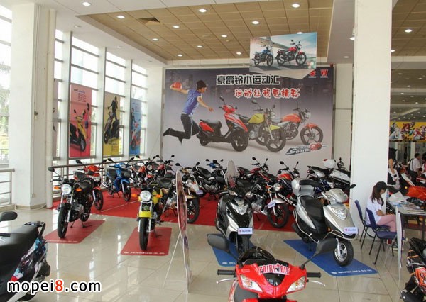 第三屆江門僑鄉(xiāng)動漫節(jié)豪爵痛車