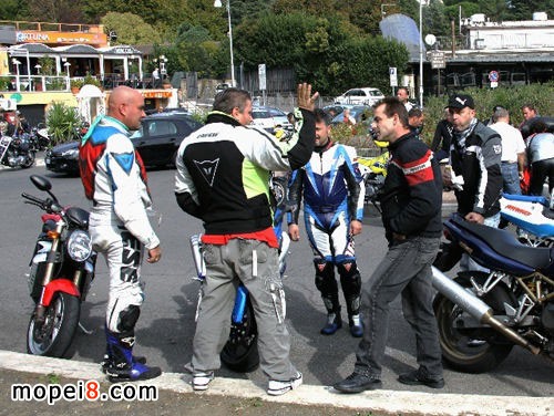 �W����Ħ��܇�Ԃ��ľ�ٵ�