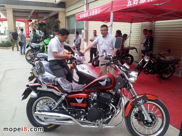 輕騎摩托車試騎現場