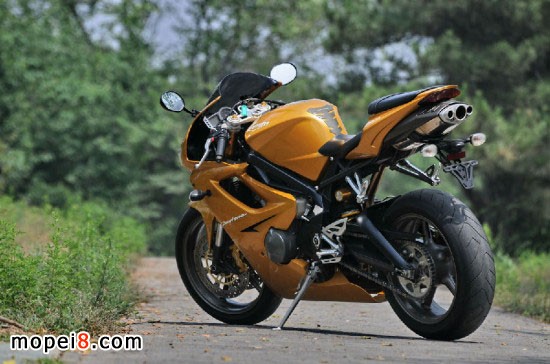 Triumph Daytona675摩托車
