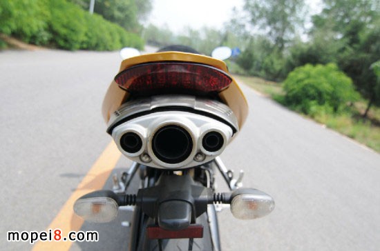 Triumph Daytona675摩托車