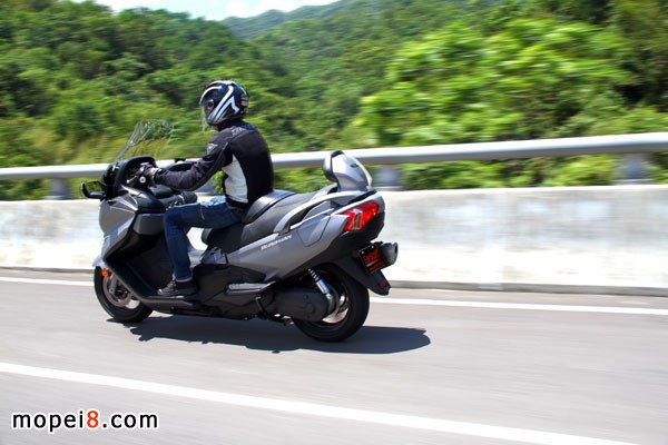 Suzuki Burgman650Executive�ľĦ��܇