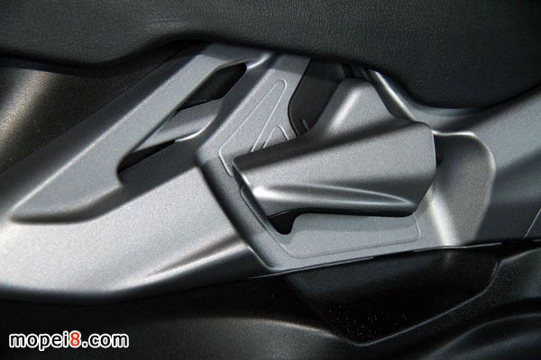 Suzuki Burgman650Executive�ľĦ��܇��ɷ܇