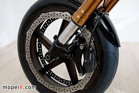 摩托車剎車碟片的設計極為獨特
