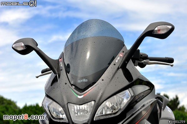 ��������Ś����ٿ��_Aprilia SRV850