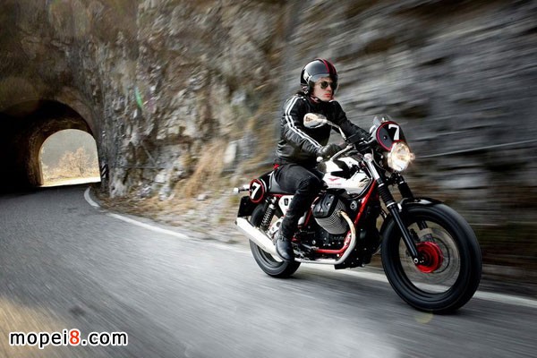 Moto Guzzi V7��(f��)��Ħ��܇