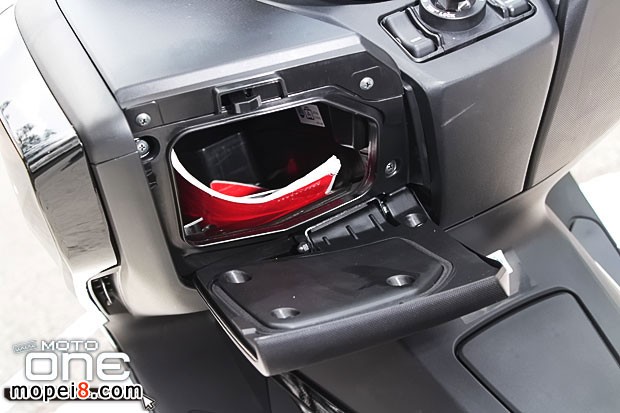 2013Honda Forza300Ħ��܇ԇ�{