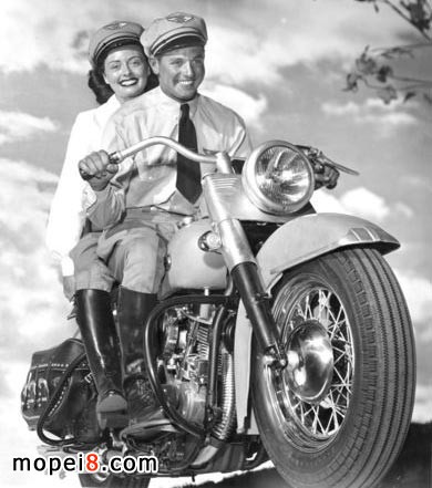 1949��FL Hydra Glide���d�˱P�^�l�әC