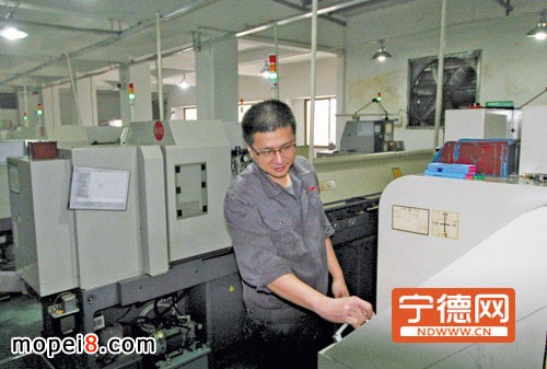 金閩輝摩托車化油器廠轉型升級