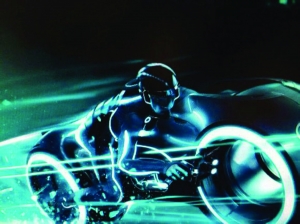 �Ӱ��(chu��ng)��(zh��n)�o(j��)����¡��һ�v�r(sh��)�ٽ�200����ĳ���(m��ng)��Ħ��܇