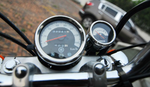 2000款雅馬哈ZY125