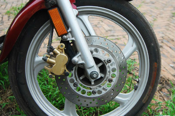 2000款雅馬哈ZY125