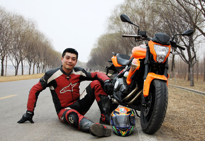 ؐ�{��Benelli �{����BJ300GSĦ���u�y