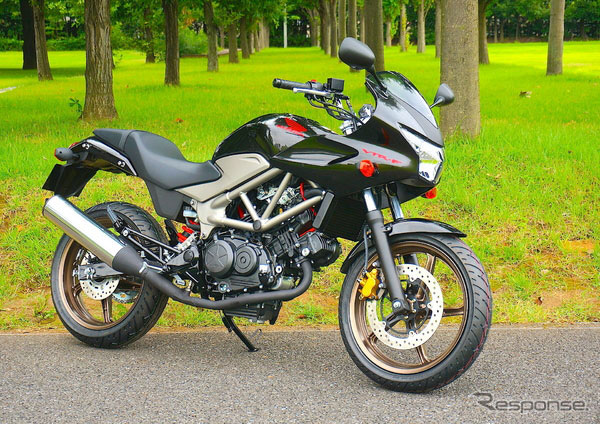 ����250cc����Ħ��܇VTR�������羀݆̥