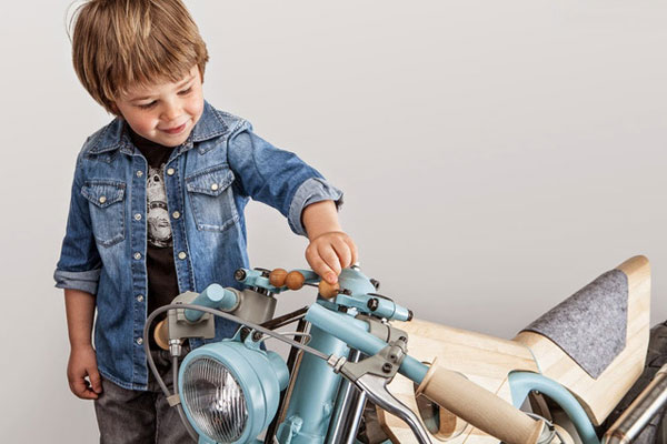 �h���L��Ħ��܇JVLT O14