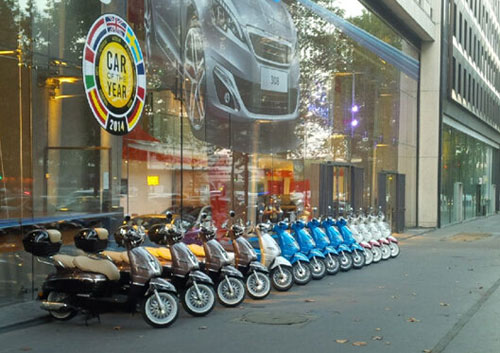 標(biāo)致摩托Django巴黎車展復(fù)古亮相