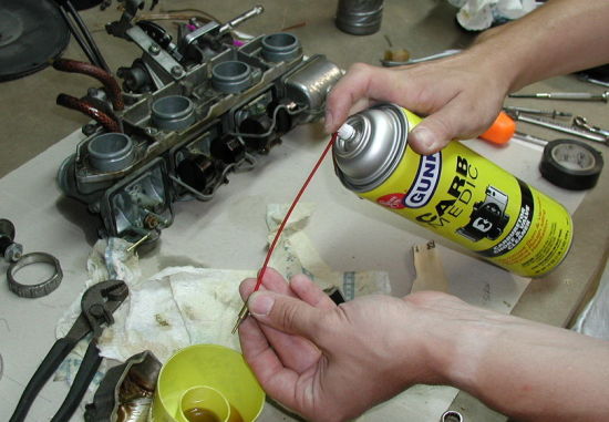 清洗摩托車化油器或電噴