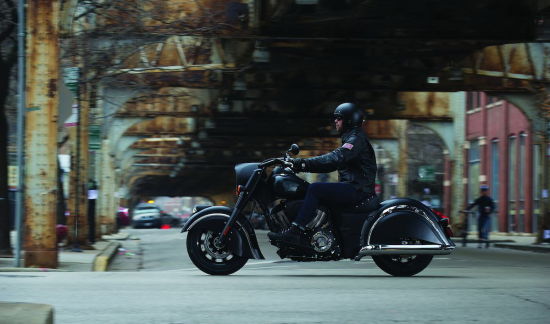 印第安2016款酋長黑馬Indian Chief Dark Horse重型巡航摩托車