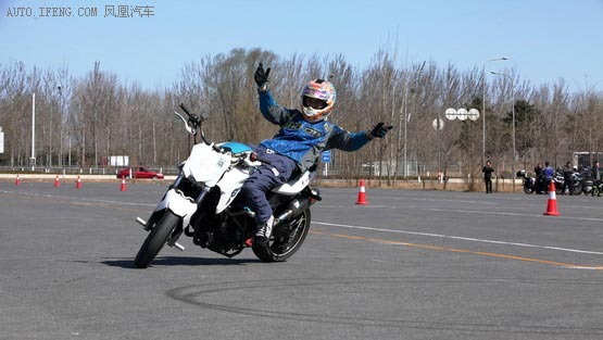 ��������ԇ�{��� ����CBR300RĦ��܇ԇ�{