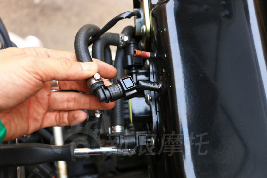 黃龍600摩托車(chē)油路汽油滲漏