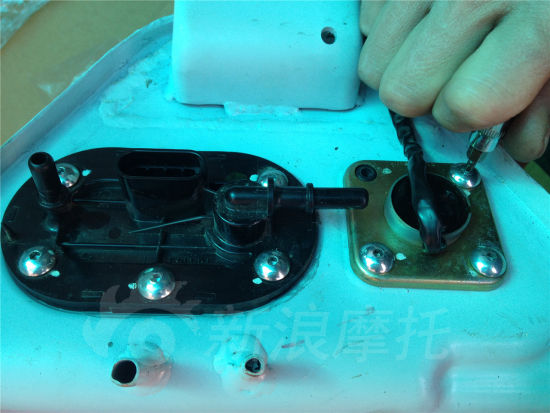 黃龍600摩托車(chē)油路汽油滲漏