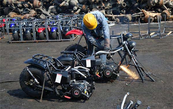 寧波63輛走私摩托車被銷毀