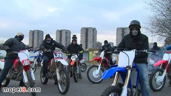 �ϰݵĽ�Ħ��